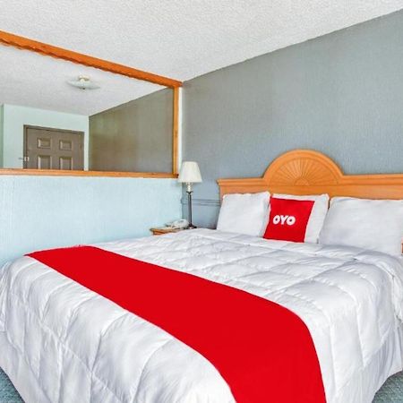 Отель Oyo Townhouse Tulsa Woodland Hills Экстерьер фото