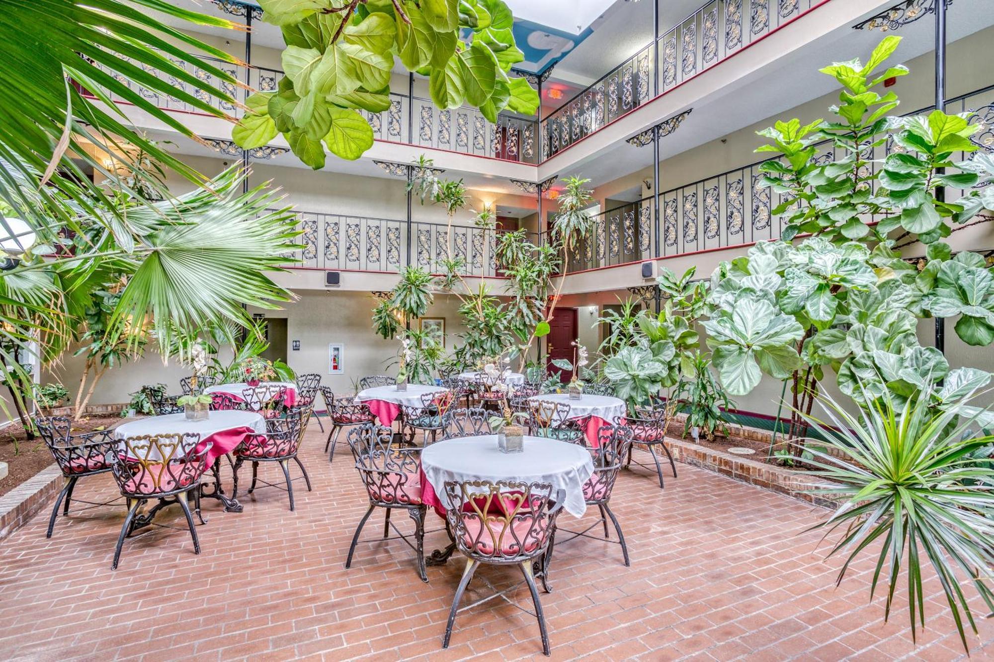 Отель Oyo Townhouse Tulsa Woodland Hills Экстерьер фото